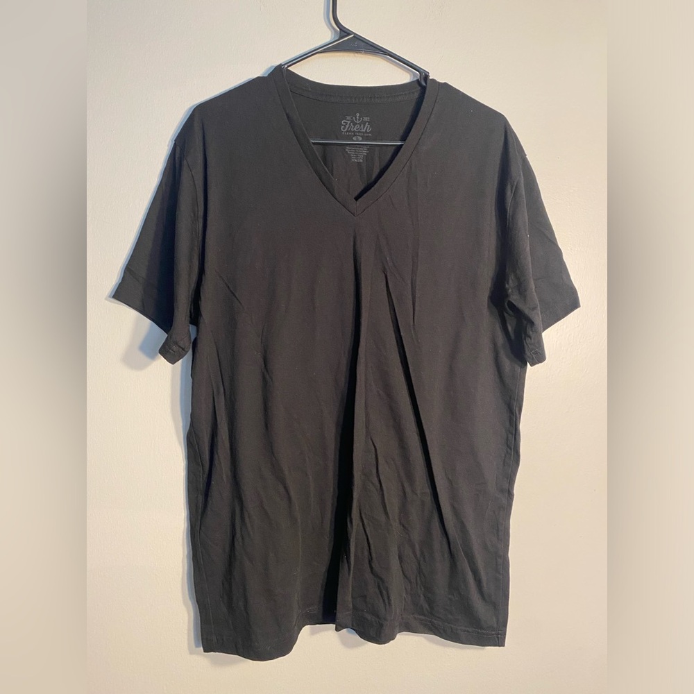 Item 133 V-Neck Men's T-Shirt in Black